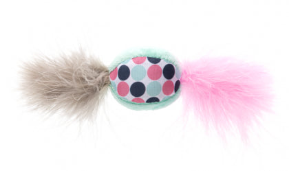 GimCat Играчка за котка DREAM CANDY, плюшена топка - бонбон с пера, светлосин цвят - Zoo-PetShop